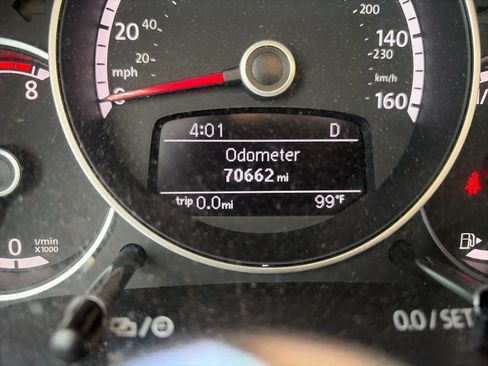 Used 2015 Volkswagen Beetle 1.8T FWD image 10