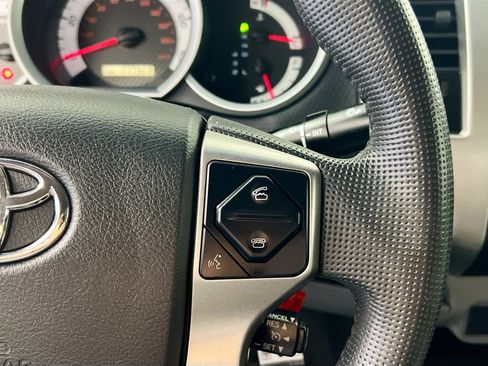 Used 2014 Toyota Tacoma PreRunner w/ TRD Sport Package image 18