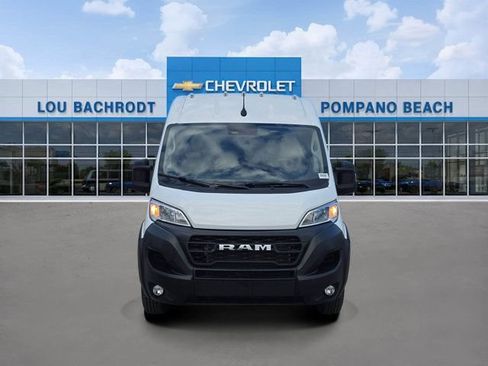 Used 2025 RAM ProMaster 2500 w/ Convenience Group FWD image 2