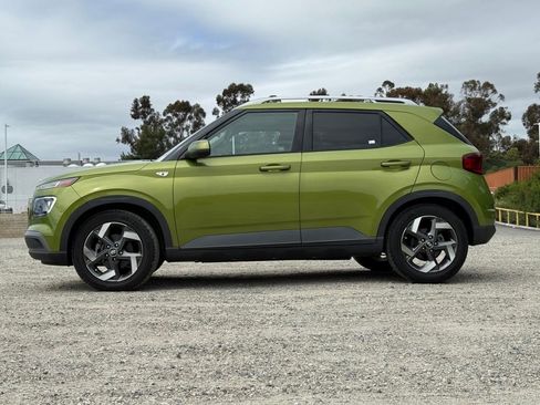 Used 2021 Hyundai Venue SEL image 5