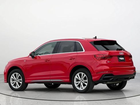Used 2021 Audi Q3 2.0T Premium w/ Convenience Package AWD/4WD image 3