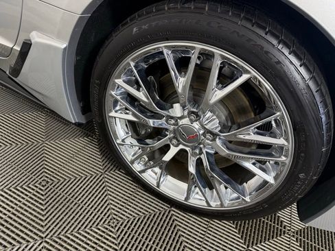 Used 2014 Chevrolet Corvette Stingray Convertible w/ 2LT Preferred Equipment Group RWD image 11