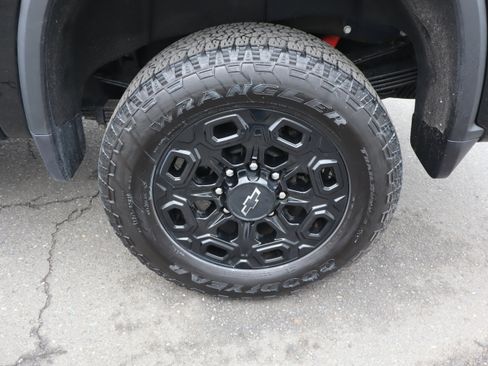 Certified 2024 Chevrolet Silverado 2500 LTZ w/ LTZ Plus Package image 40