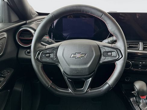 Used 2024 Chevrolet Trax RS FWD image 18