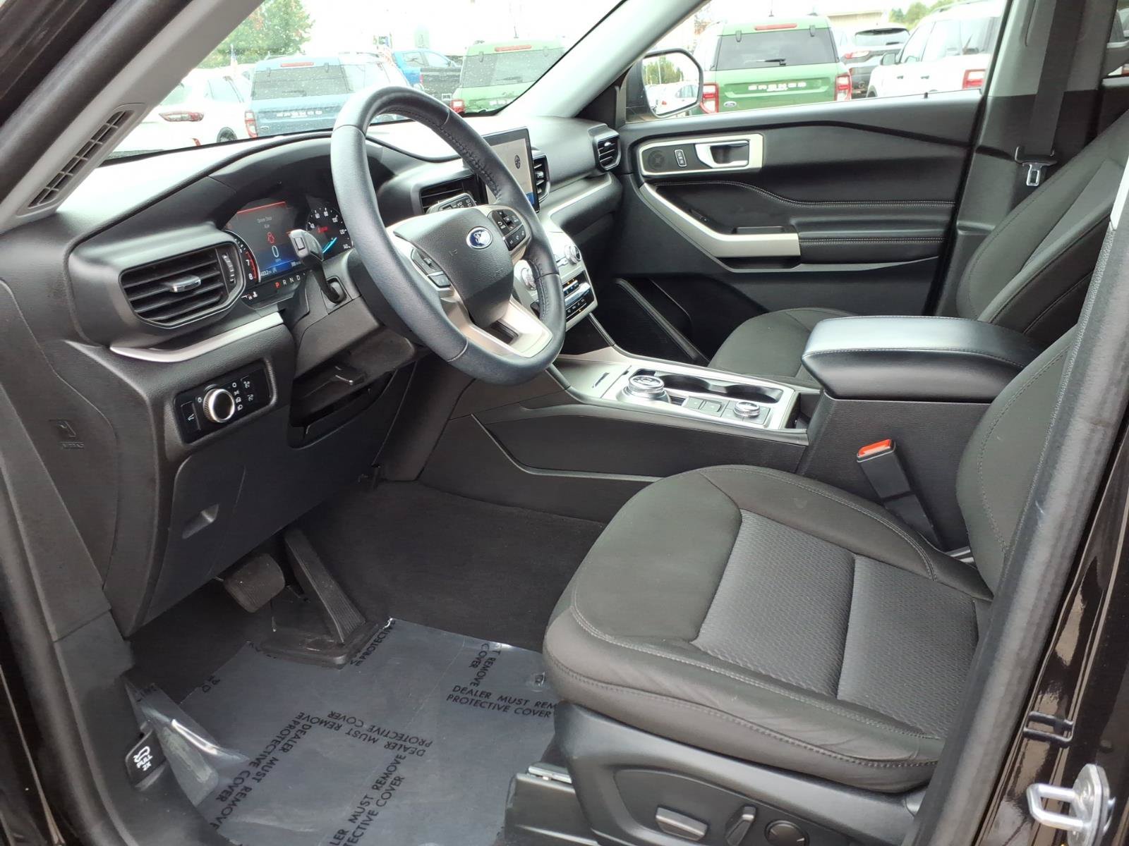 Used 2023 Ford Explorer XLT AWD/4WD image 11