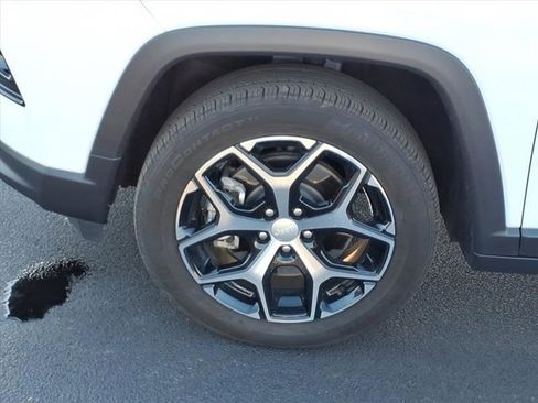 Used 2024 Jeep Compass Limited image 30