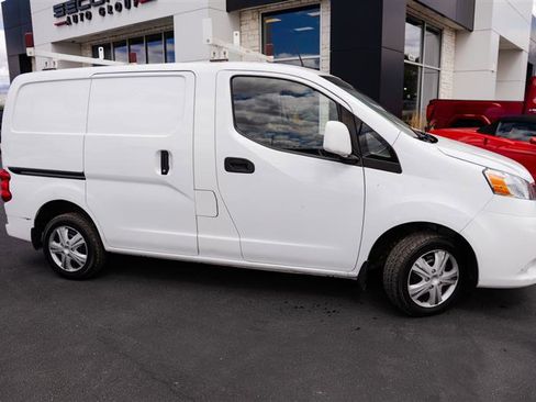 Used 2018 Nissan NV200 SV w/ Navigation Package FWD image 3