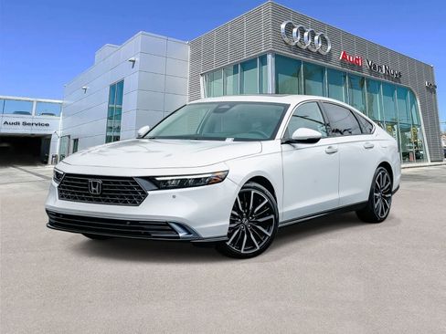 Used 2023 Honda Accord Touring image 1