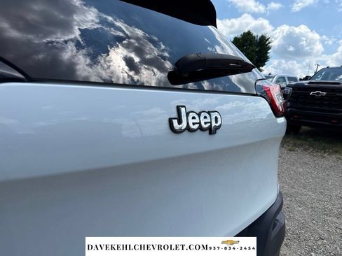 Used 2014 Jeep Cherokee Latitude FWD image 11