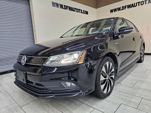 Used 2016 Volkswagen Jetta SEL Premium FWD image 2