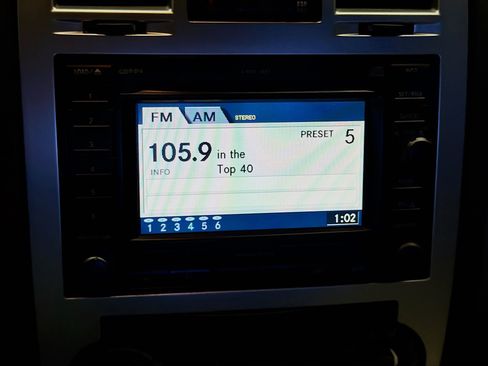 Used 2006 Chrysler 300 Touring image 9