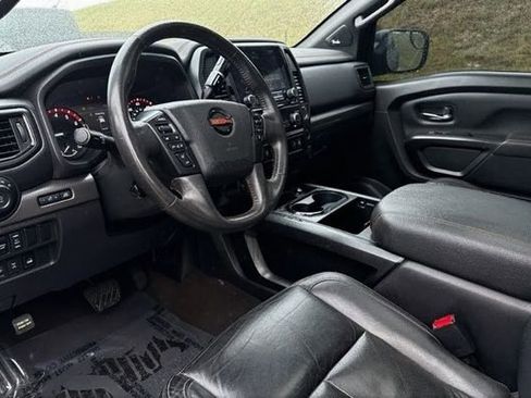 Used 2021 Nissan Titan PRO-4X w/ Pro-4x Convenience Package AWD/4WD image 6