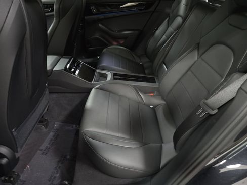 Certified 2025 Porsche Panamera RWD image 23