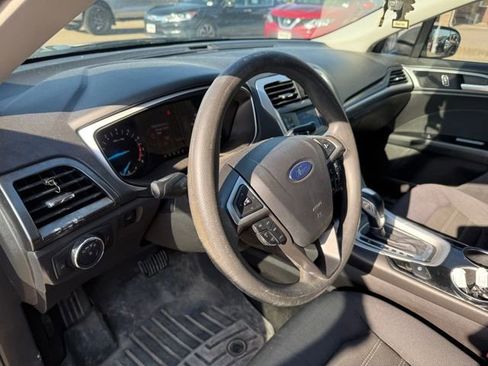 Used 2013 Ford Fusion SE FWD image 11