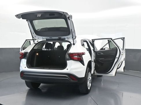 Used 2024 Chevrolet Trax LS w/ Driver Confidence Package image 70