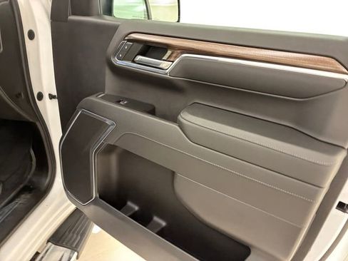 Used 2023 Chevrolet Silverado 1500 RST image 15