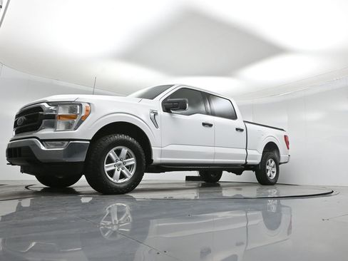 Certified 2021 Ford F150 XLT w/ Equipment Group 301A Mid image 43