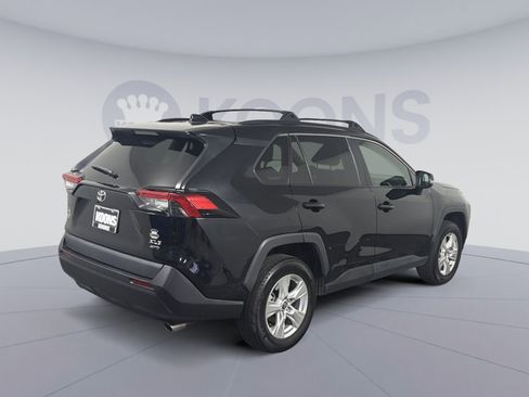 Used 2021 Toyota RAV4 XLE w/ Convenience Package image 7