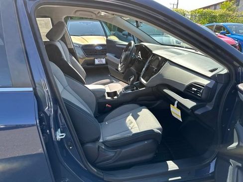Used 2025 Subaru Outback Premium AWD/4WD image 27