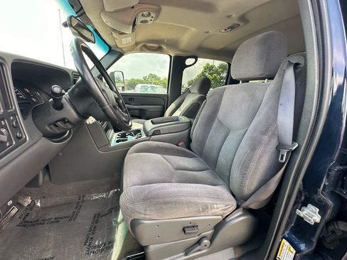 Used 2007 Chevrolet Silverado 2500 LT w/ Heavy-Duty Power Package RWD image 38