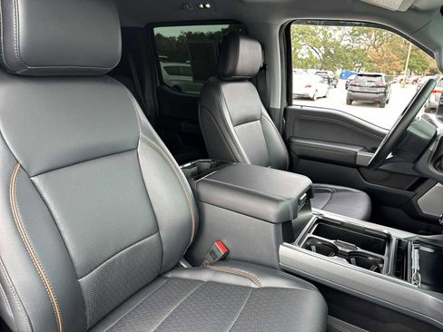 Used 2025 Ford F350 Lariat image 32