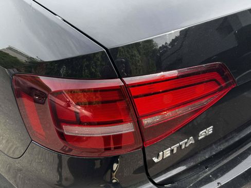 Used 2017 Volkswagen Jetta SE FWD image 8