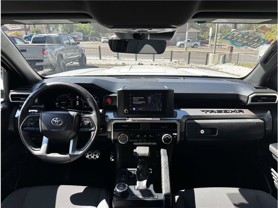 Used 2025 Toyota Tacoma TRD Sport AWD/4WD image 17