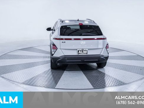 Used 2025 Hyundai Kona SEL image 8