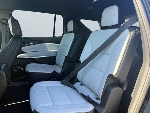 New 2026 Chevrolet Traverse High Country image 13