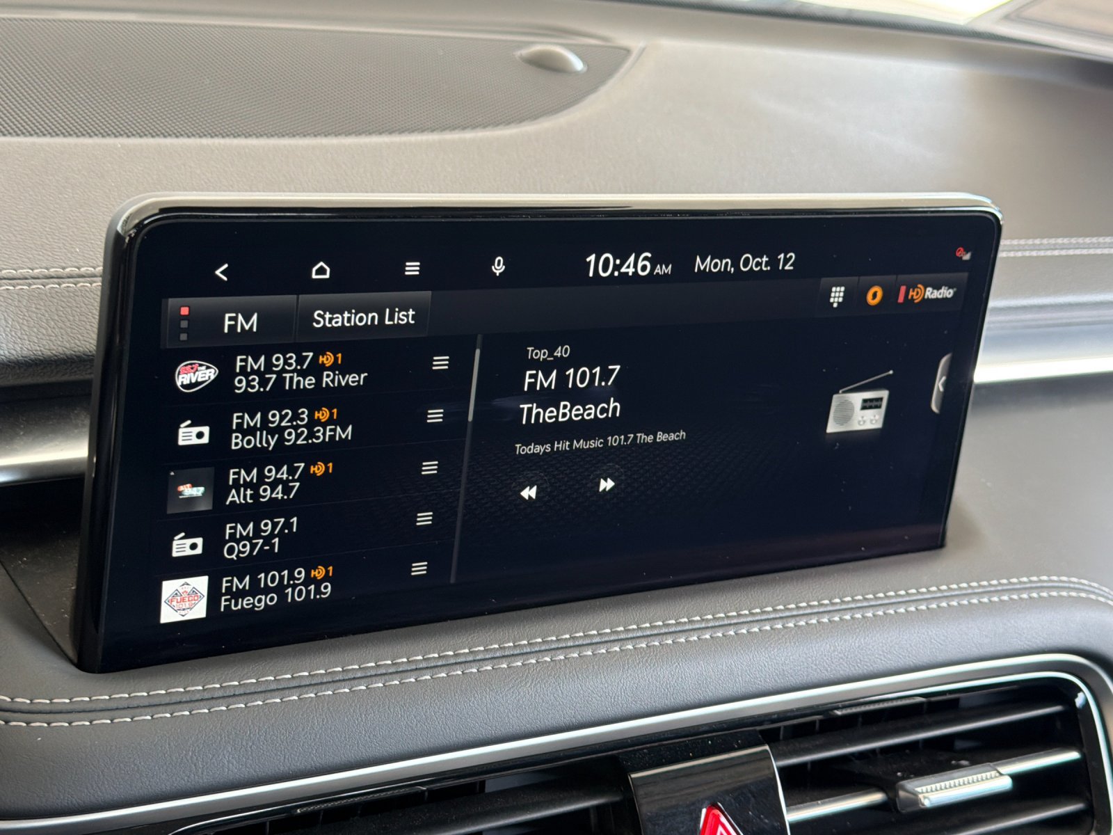 Used 2025 Genesis G70 2.5T RWD image 19