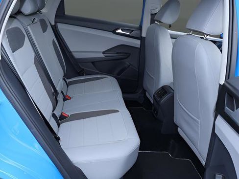Certified 2023 Volkswagen Taos SE w/ Panoramic Sunroof Package AWD/4WD image 20