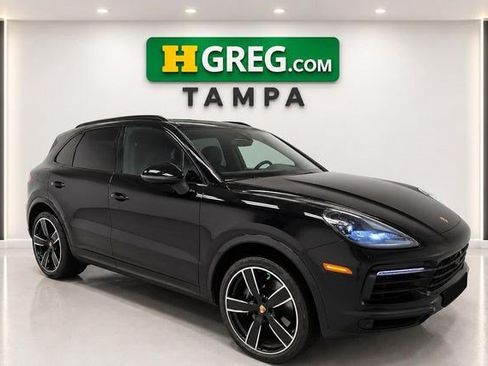 Used 2023 Porsche Cayenne AWD/4WD image 4