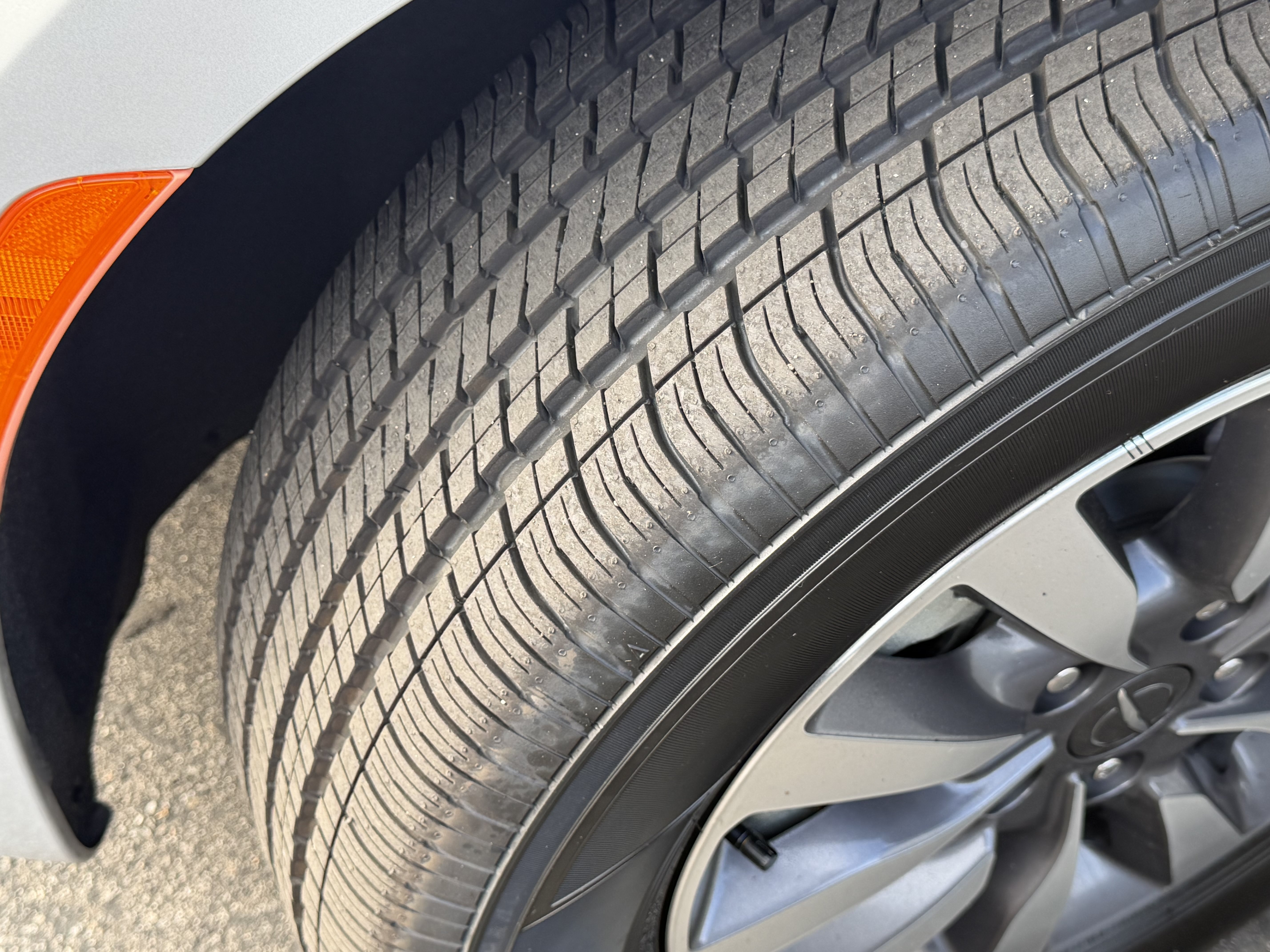 Certified 2024 Chrysler Pacifica Limited FWD image 19