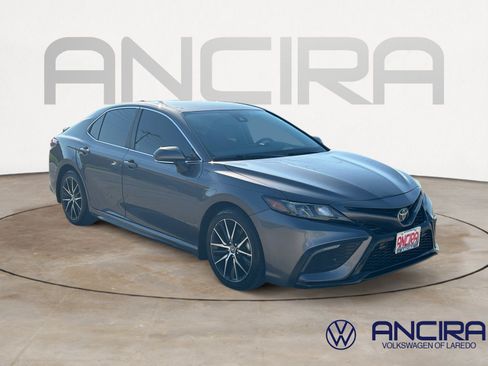 Used 2023 Toyota Camry SE FWD image 1