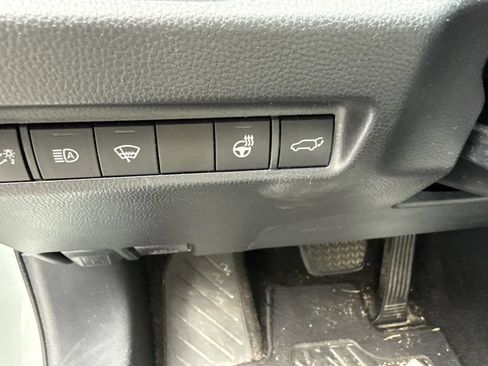 Used 2019 Toyota RAV4 XLE Premium w/ Cold Weather Package FWD image 10
