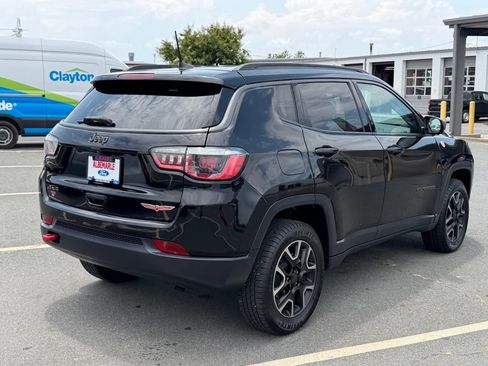 Used 2019 Jeep Compass Trailhawk w/ Cold Weather Group AWD/4WD image 3