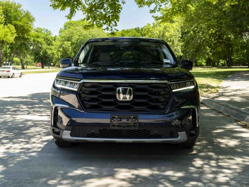 Used 2024 Honda Pilot EX-L image 3