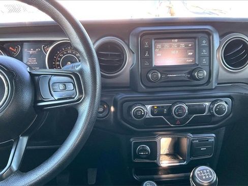 Used 2020 Jeep Gladiator Sport image 6