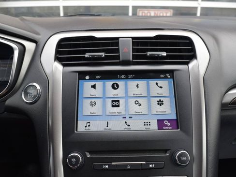 Used 2017 Ford Fusion SE w/ Fusion SE Technology Package FWD image 23