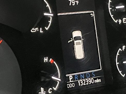 Used 2018 Toyota Sequoia Limited w/ Safety & Convenience Package AWD/4WD image 6