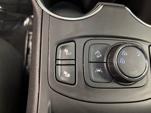 Used 2023 GMC Terrain SLT AWD/4WD image 26