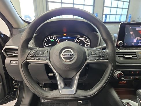 Used 2022 Nissan Altima 2.5 SV image 12