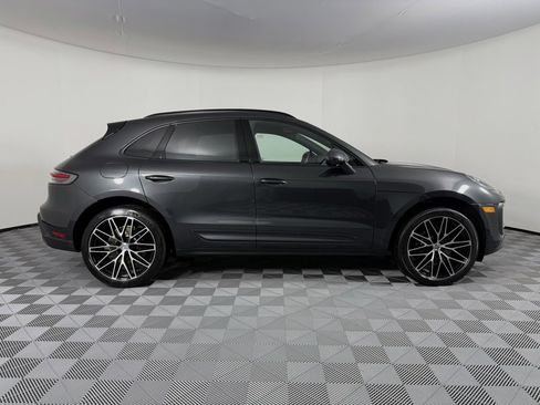 Certified 2025 Porsche Macan image 10
