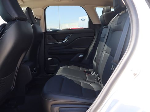 Used 2024 Lincoln Corsair AWD w/ Equipment Group 101A image 10