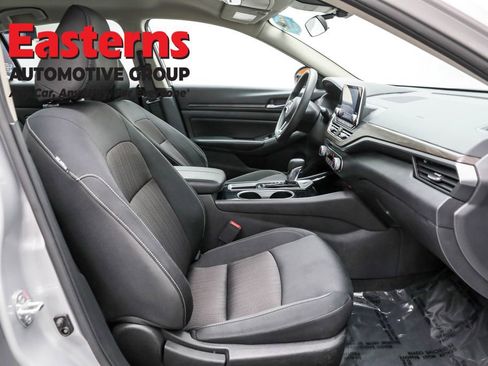 Used 2024 Nissan Altima 2.5 SV image 23