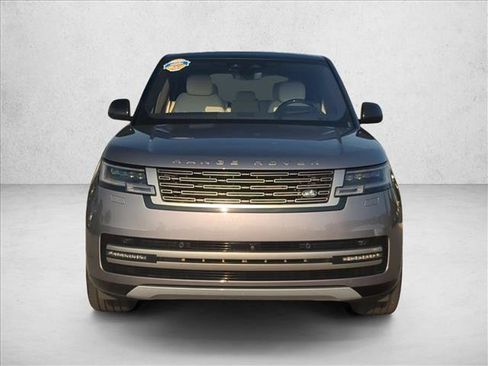 Used 2023 Land Rover Range Rover SE AWD/4WD image 2