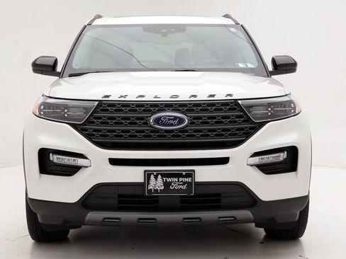 Used 2023 Ford Explorer XLT w/ Equipment Group 202A image 5