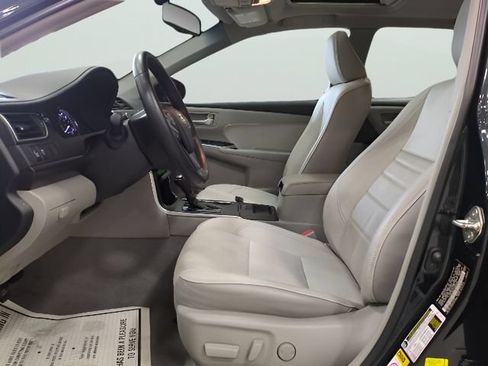 Used 2015 Toyota Camry XLE w/ Moonroof Package FWD image 13