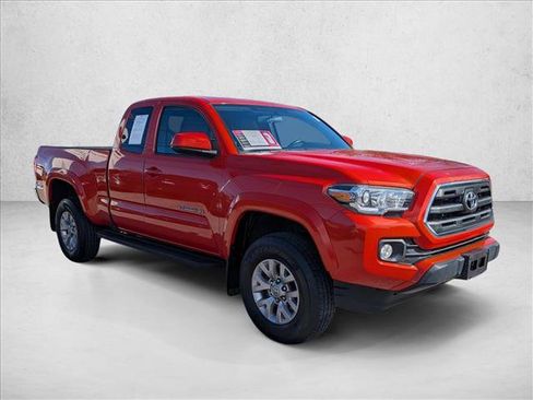 Used 2016 Toyota Tacoma SR5 image 3