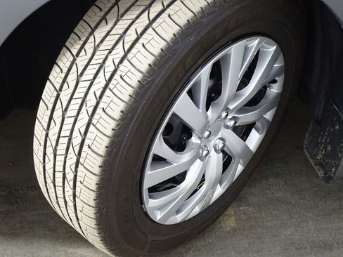 Used 2023 Nissan Leaf S image 40